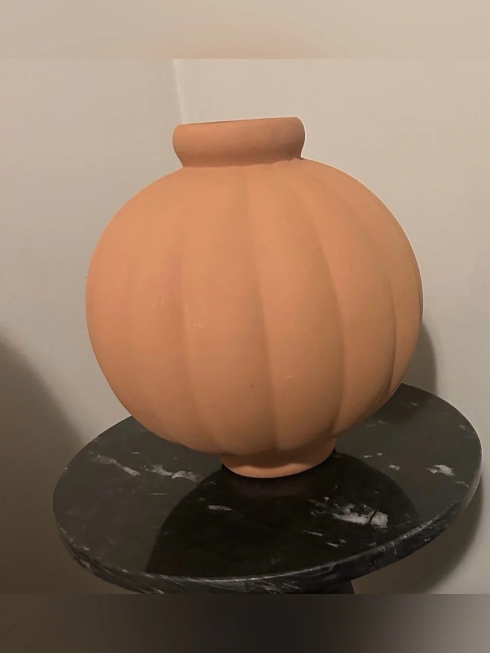 LOUISE roe BALLOON VASE 01 SANDED OCKER